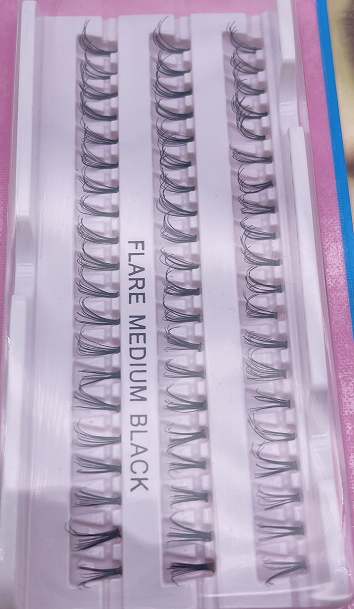 What are Chicken Feet Lashes? 4 Chicken feet eyelash